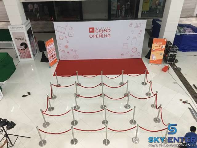 Cho Thuê Thiết Bị Khai Trương Chuỗi Showroom Điện Thoại Xiaomi